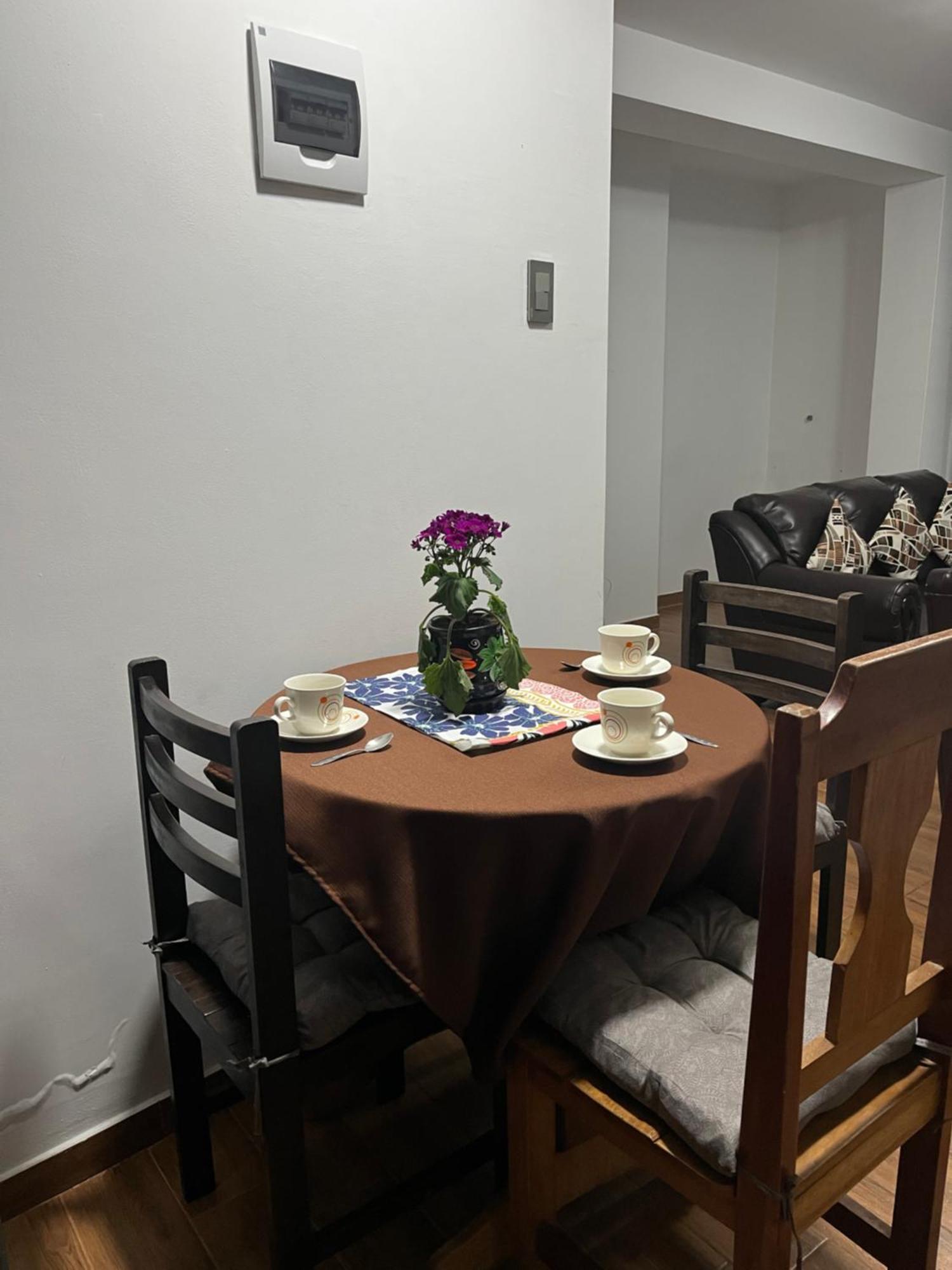 Homestay Thania House *